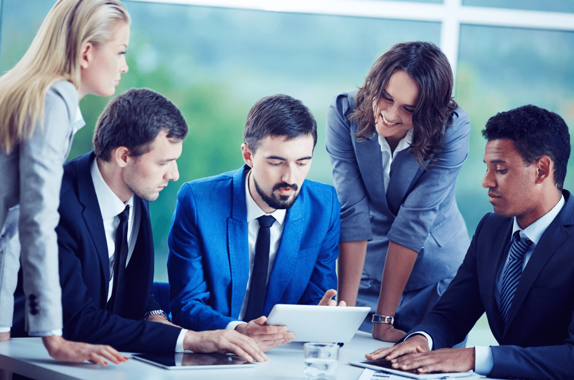 Why choose us - Professional team collaboration