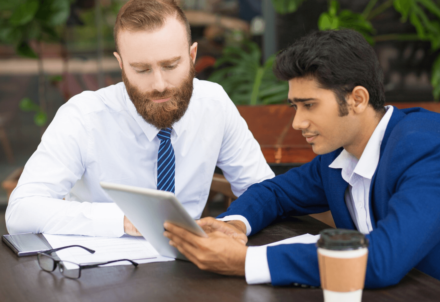 Why choose us - Professional team collaboration