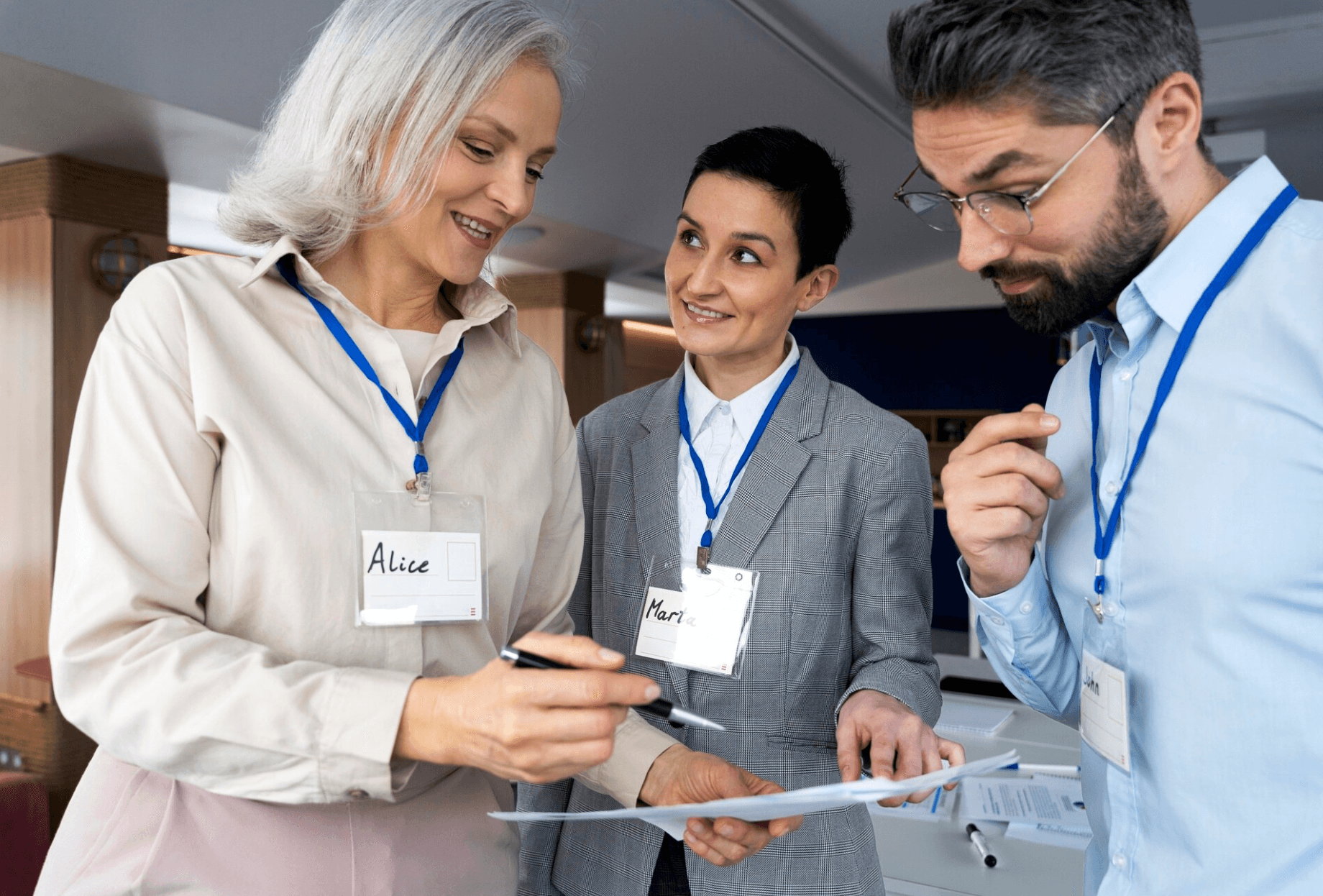 Why choose us - Professional team collaboration