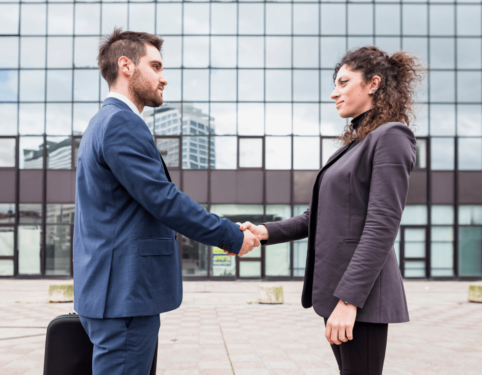 Why choose us - Professional team collaboration