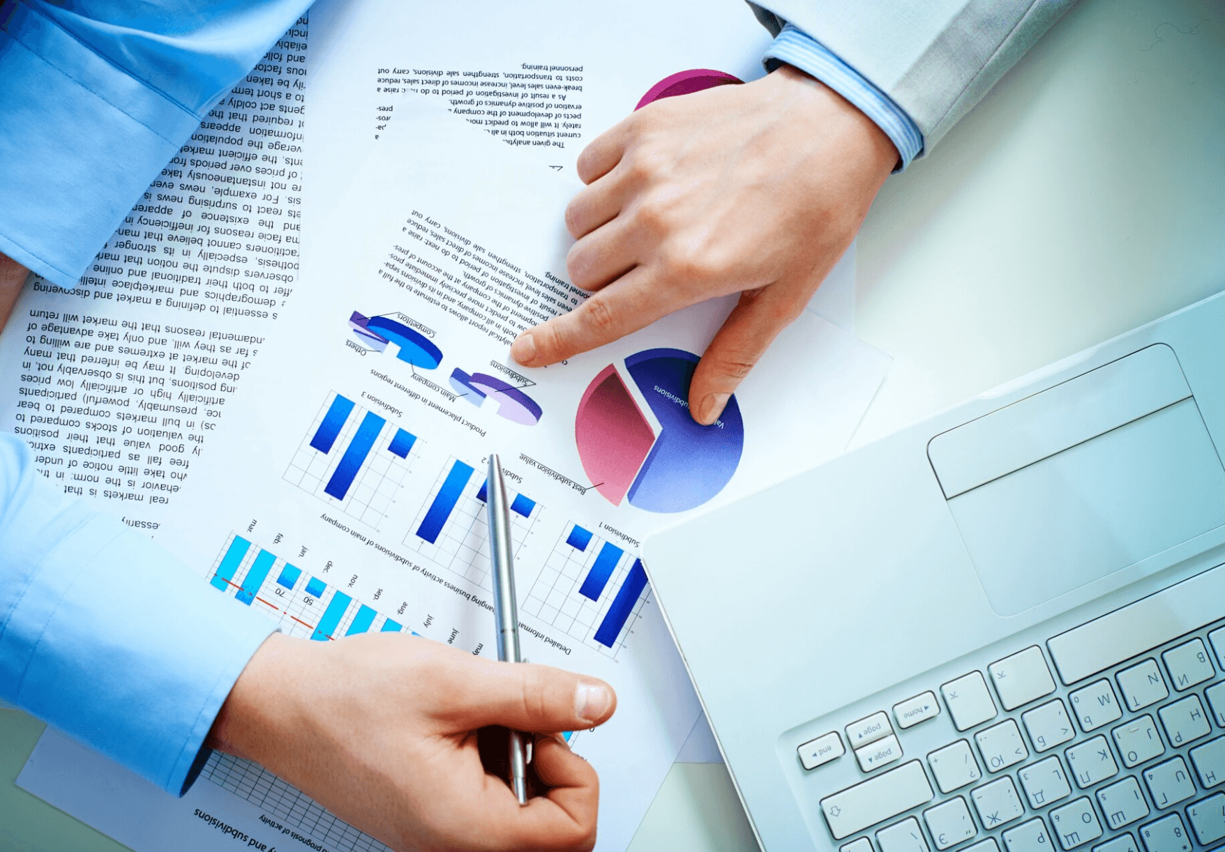 Why choose us - Professional team collaboration