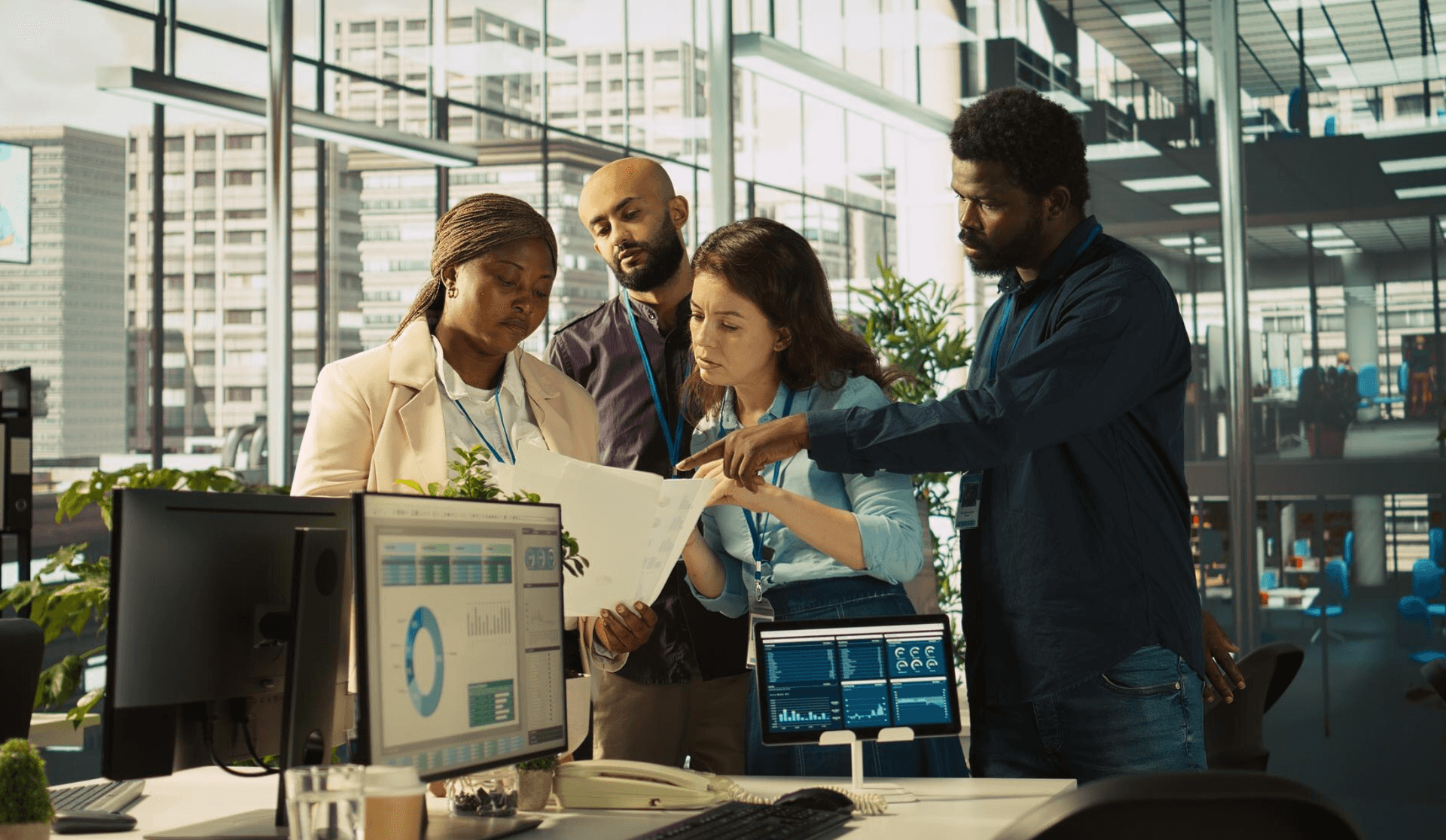 Why choose us - Professional team collaboration