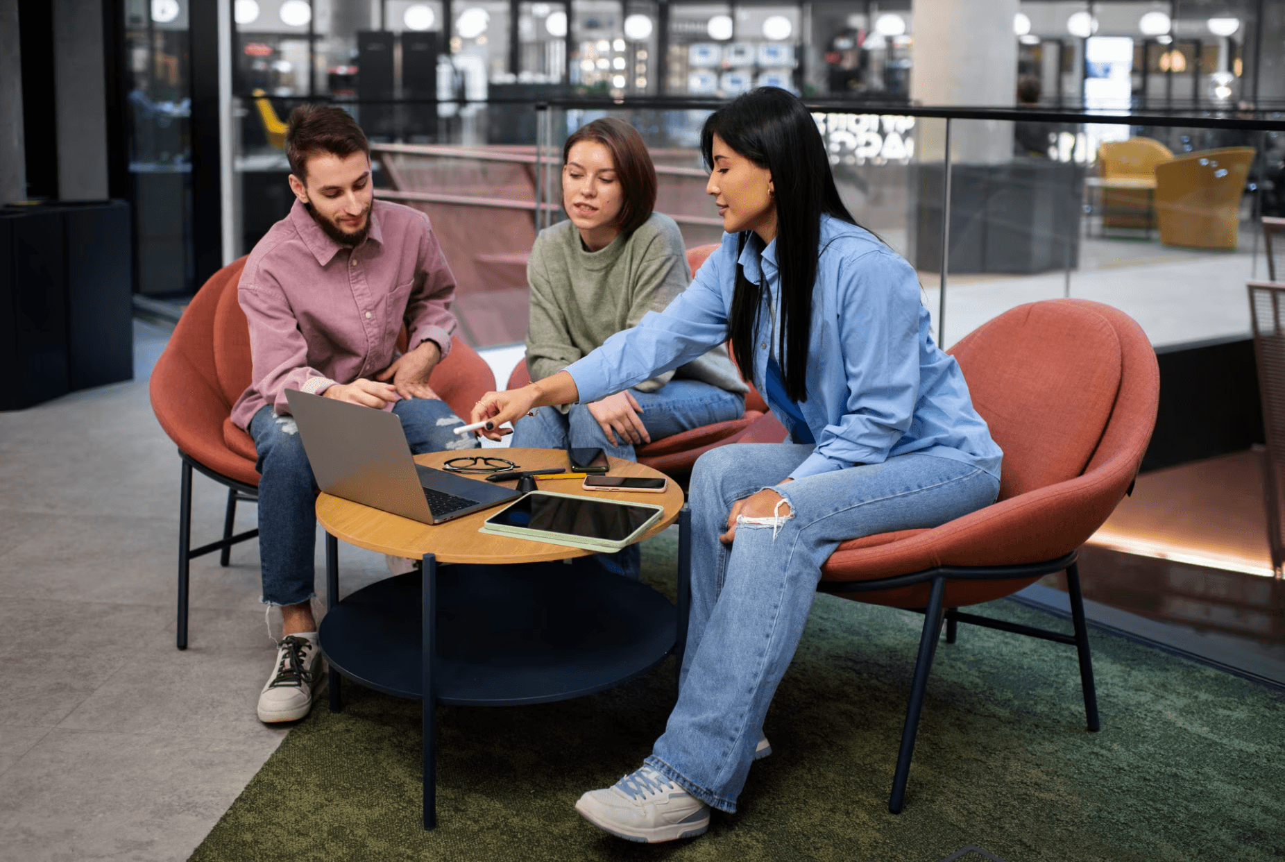 Why choose us - Professional team collaboration