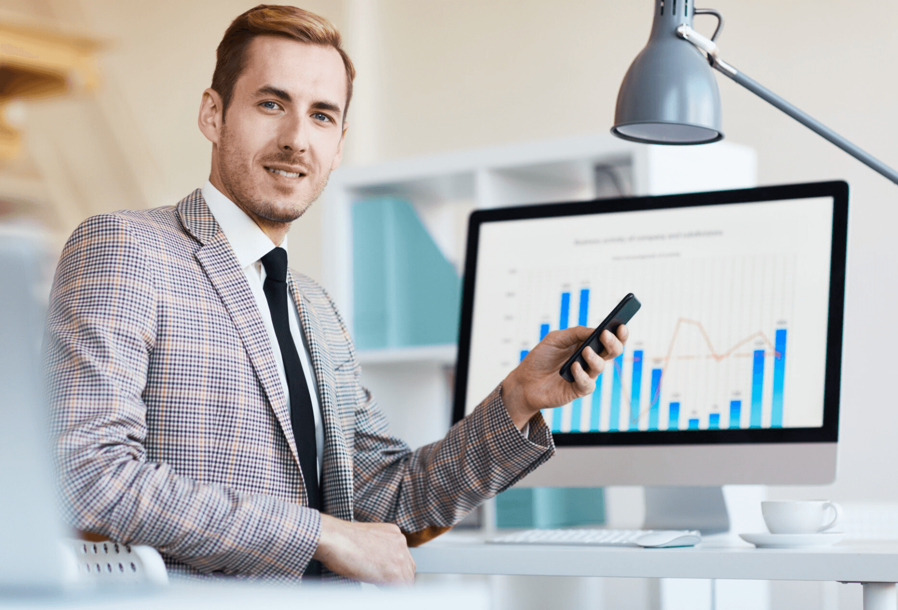 Why choose us - Professional team collaboration