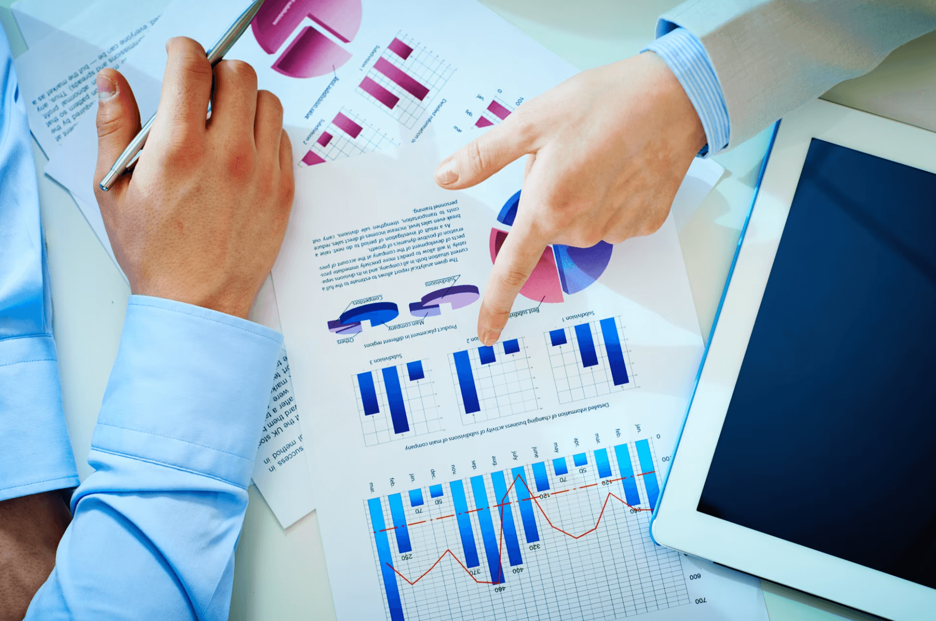 Why choose us - Professional team collaboration