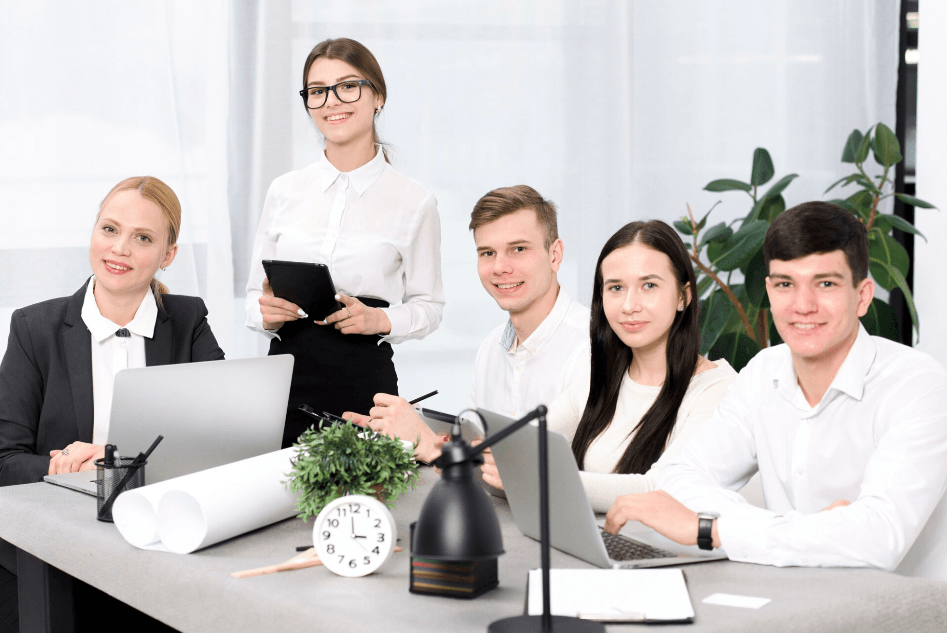 Why choose us - Professional team collaboration